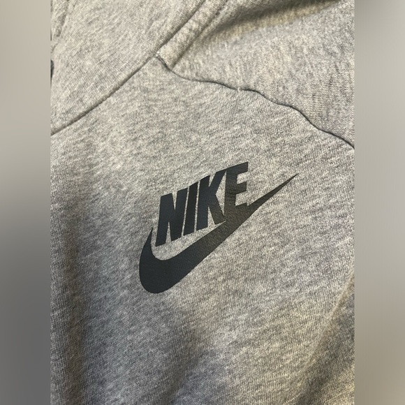 Nike Sweater - Picture 3 of 3
